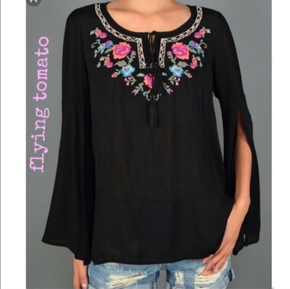 Flying Tomato Boho Embroider Bell Sleeve Top NW - Picture 2 of 7